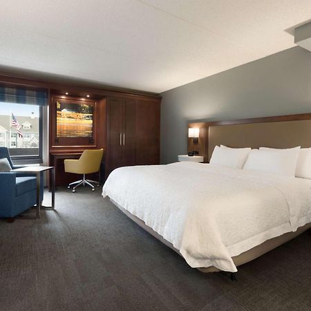Hampton Inn Appleton-Fox River Mall Area Bagian luar foto