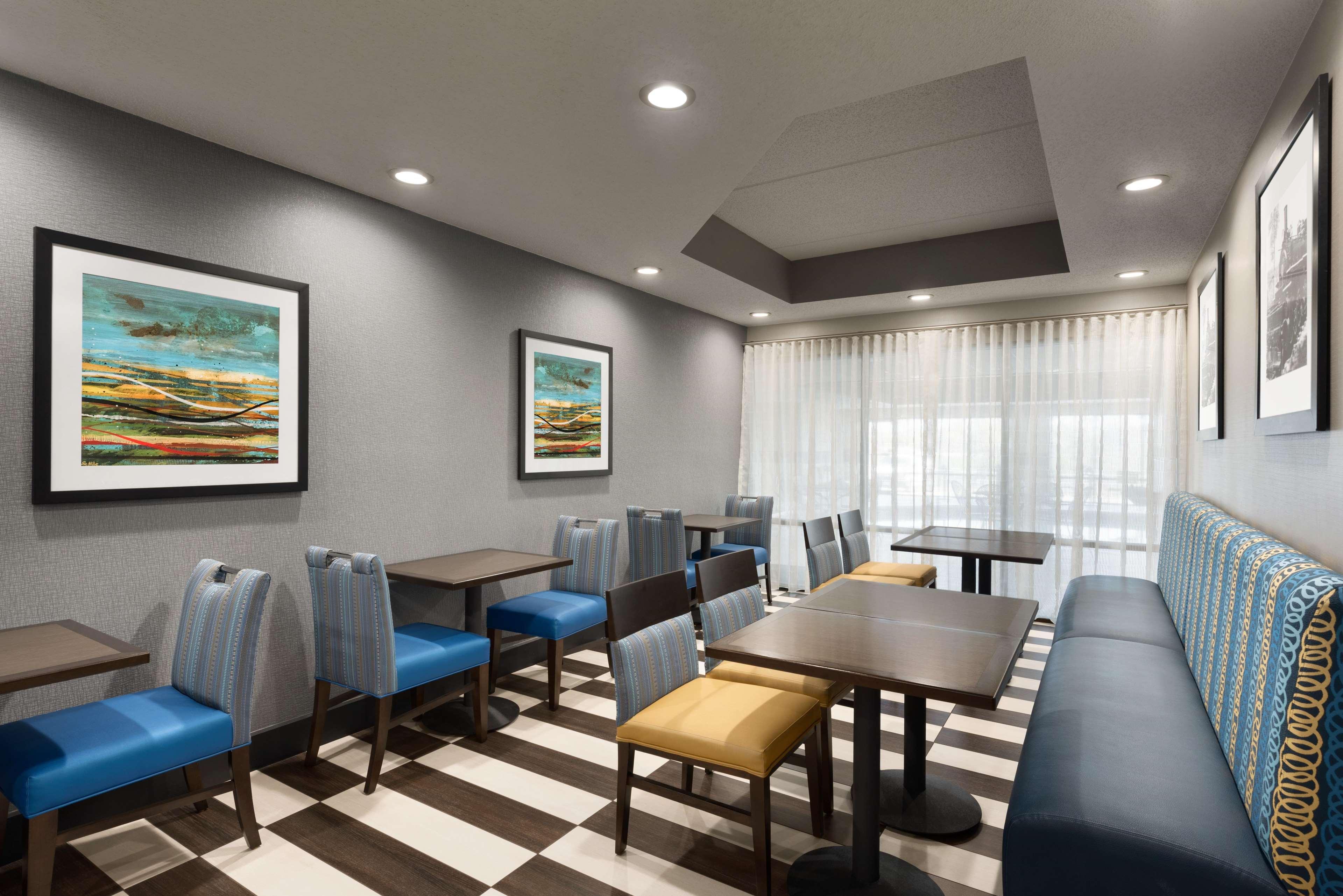 Hampton Inn Appleton-Fox River Mall Area Bagian luar foto