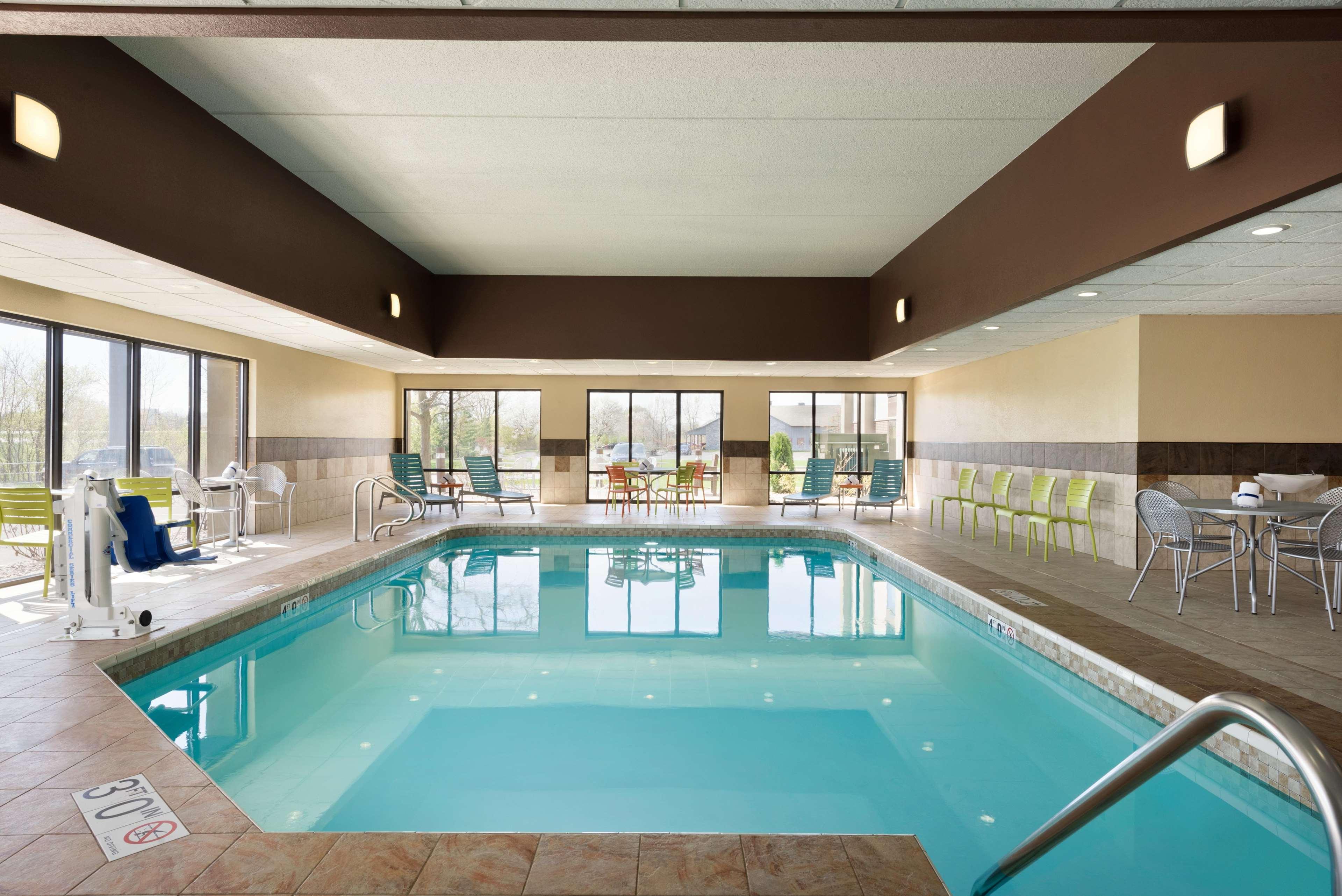 Hampton Inn Appleton-Fox River Mall Area Bagian luar foto