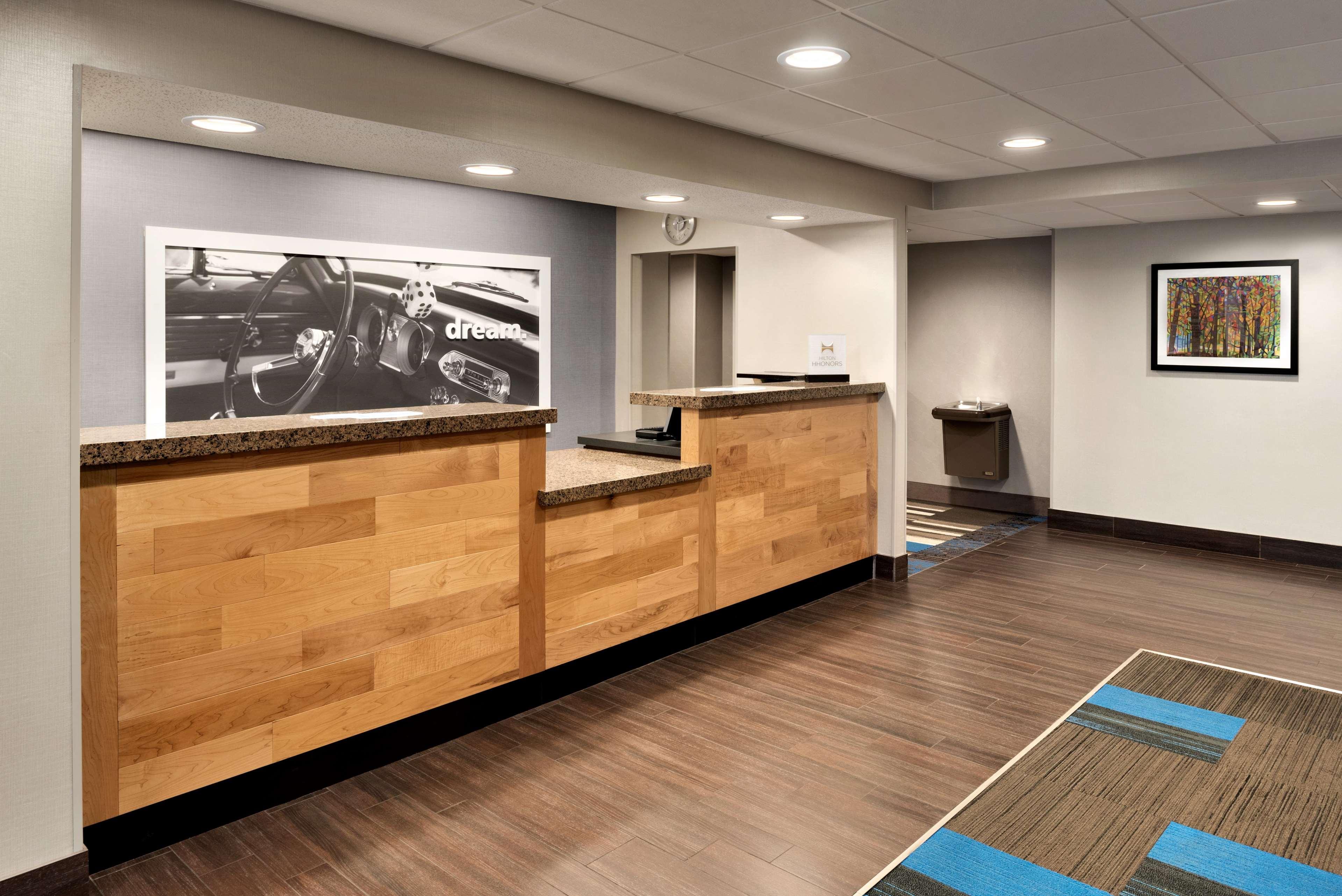 Hampton Inn Appleton-Fox River Mall Area Bagian luar foto