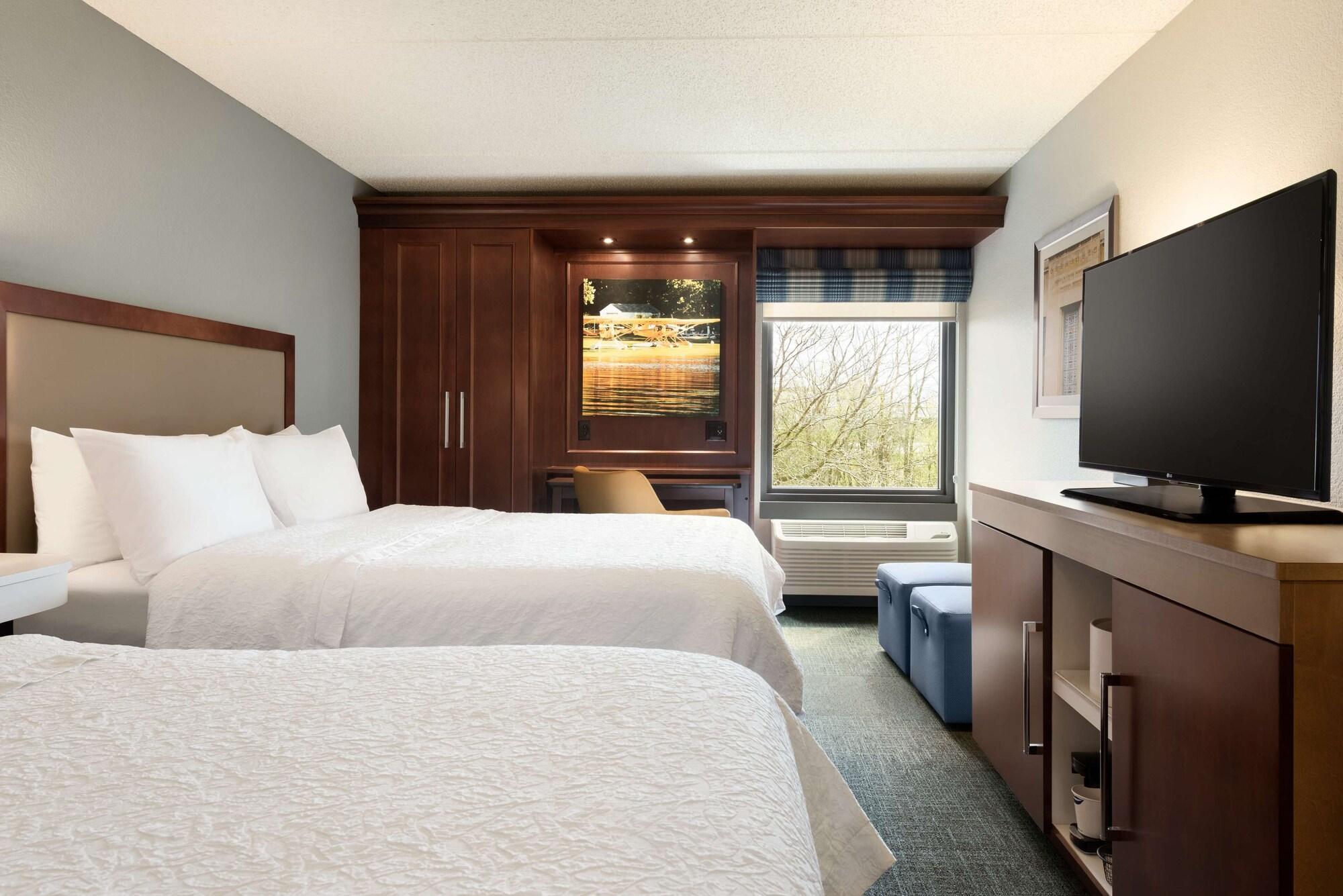 Hampton Inn Appleton-Fox River Mall Area Bagian luar foto