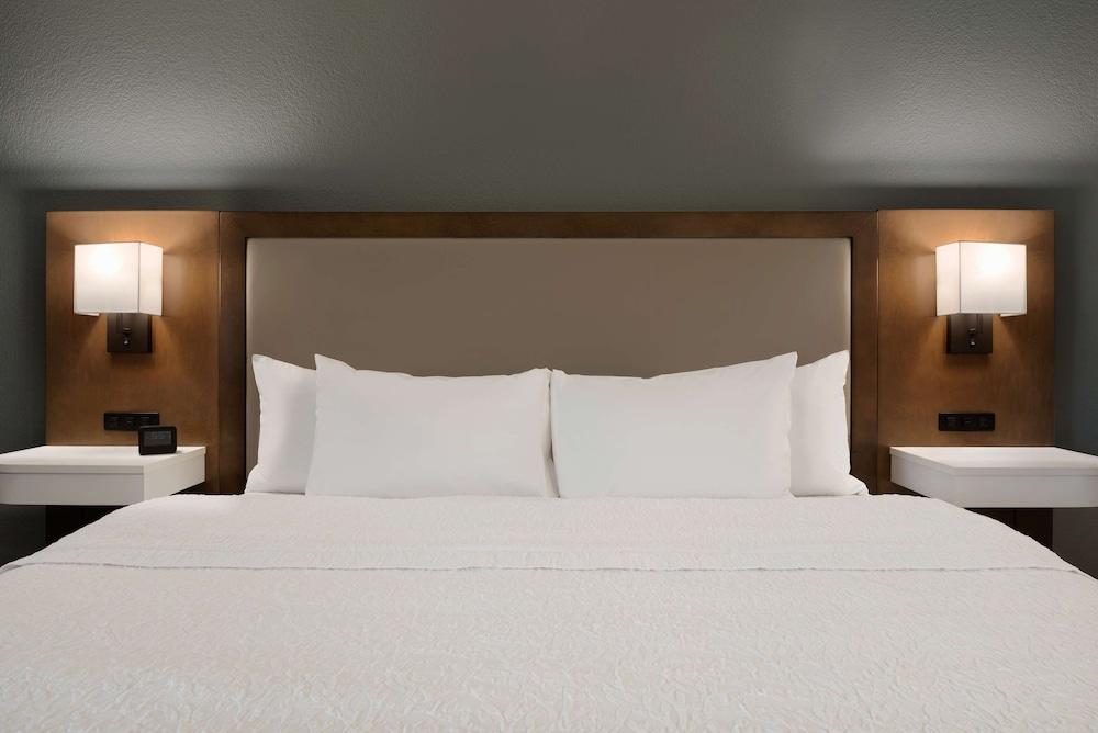 Hampton Inn Appleton-Fox River Mall Area Bagian luar foto