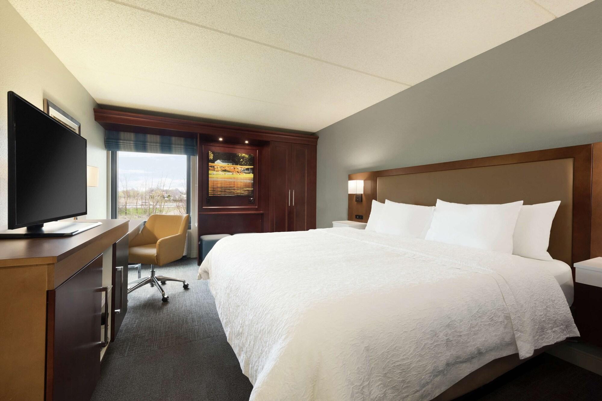 Hampton Inn Appleton-Fox River Mall Area Bagian luar foto