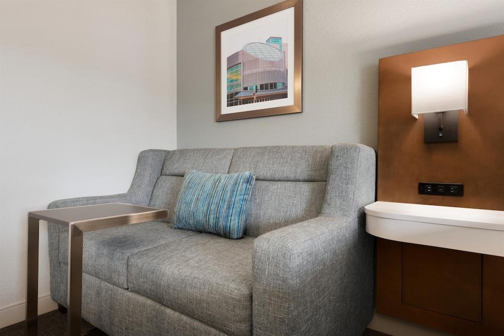 Hampton Inn Appleton-Fox River Mall Area Bagian luar foto