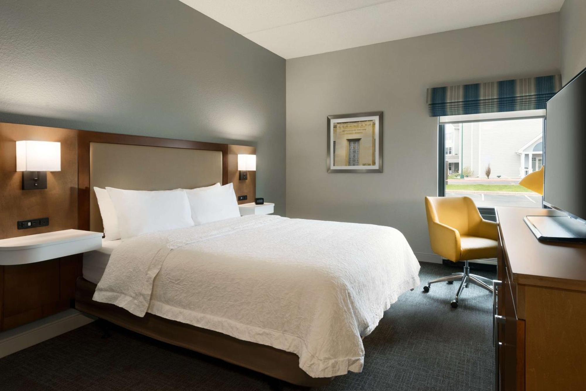 Hampton Inn Appleton-Fox River Mall Area Bagian luar foto