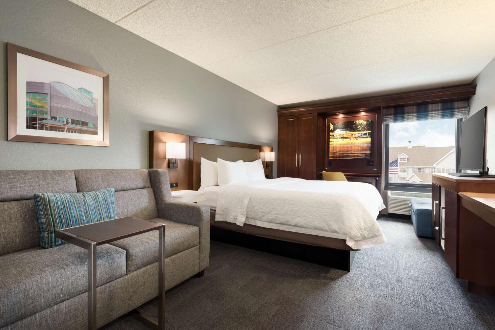 Hampton Inn Appleton-Fox River Mall Area Bagian luar foto