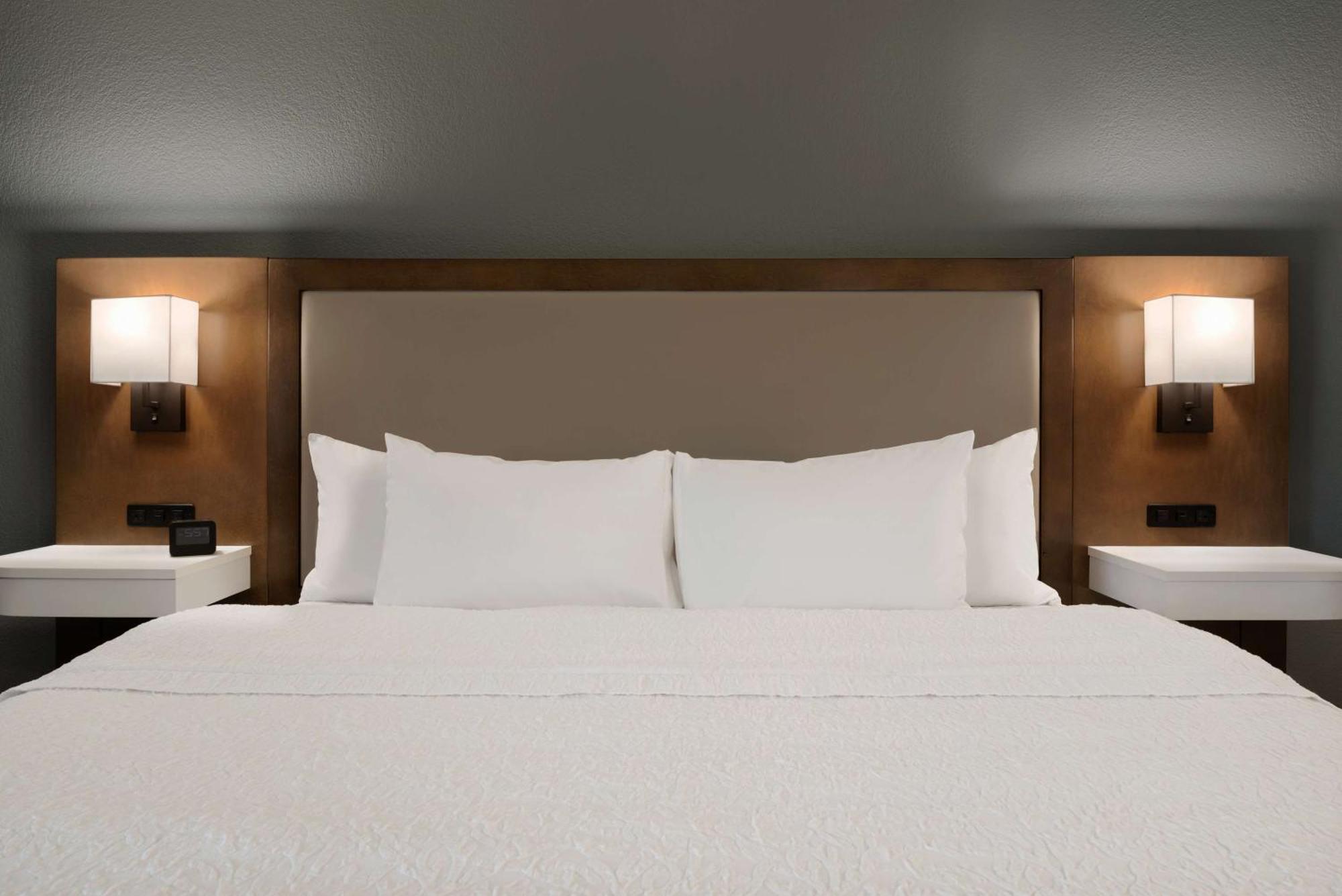 Hampton Inn Appleton-Fox River Mall Area Bagian luar foto