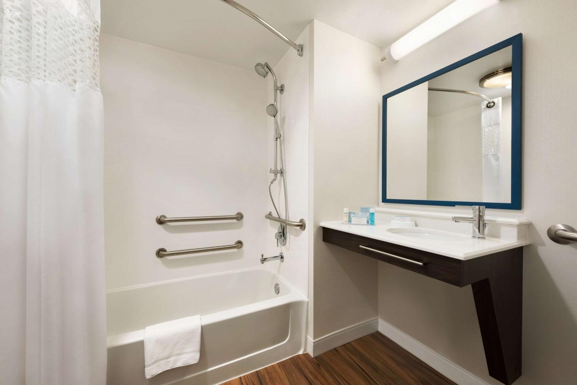 Hampton Inn Appleton-Fox River Mall Area Bagian luar foto