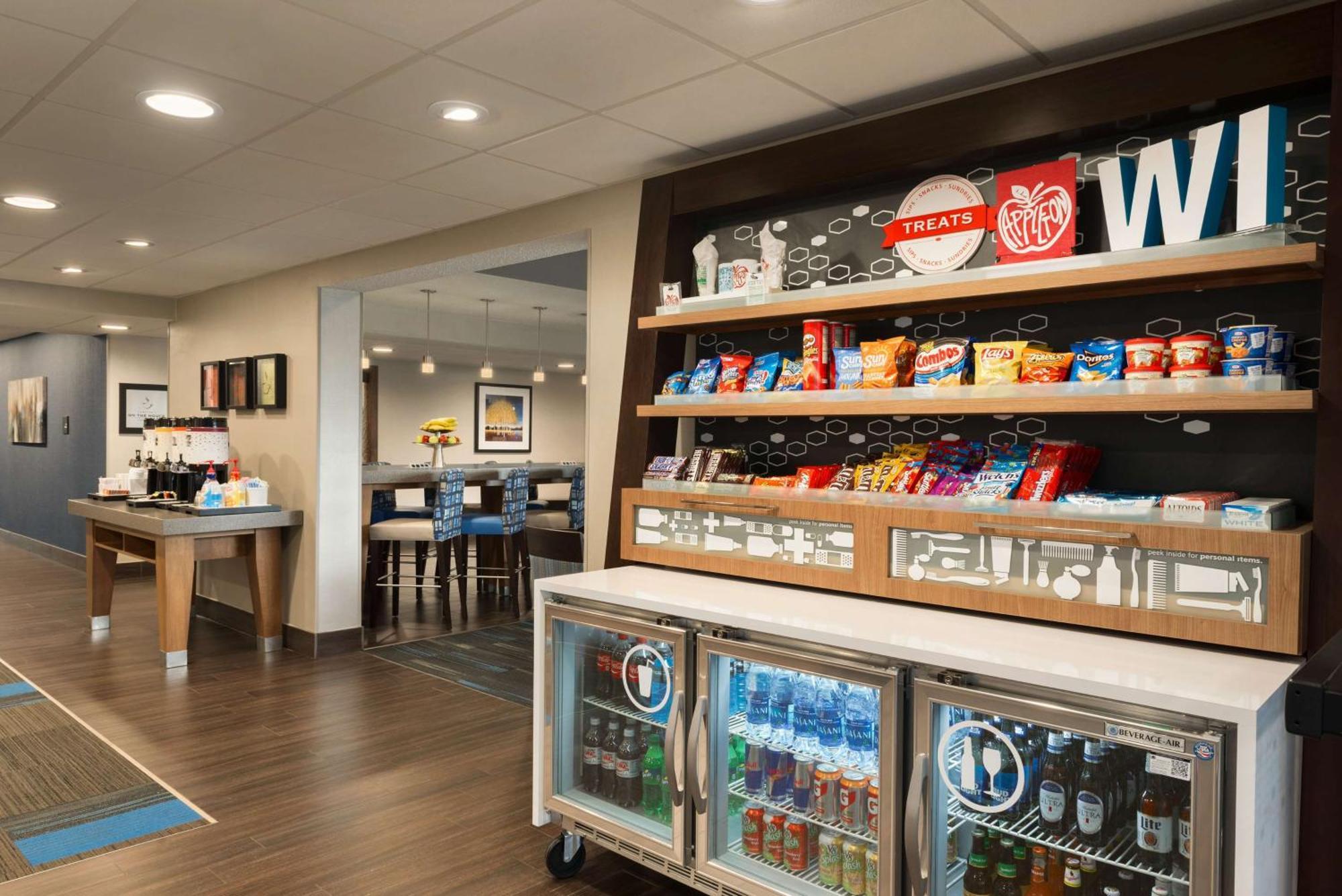 Hampton Inn Appleton-Fox River Mall Area Bagian luar foto