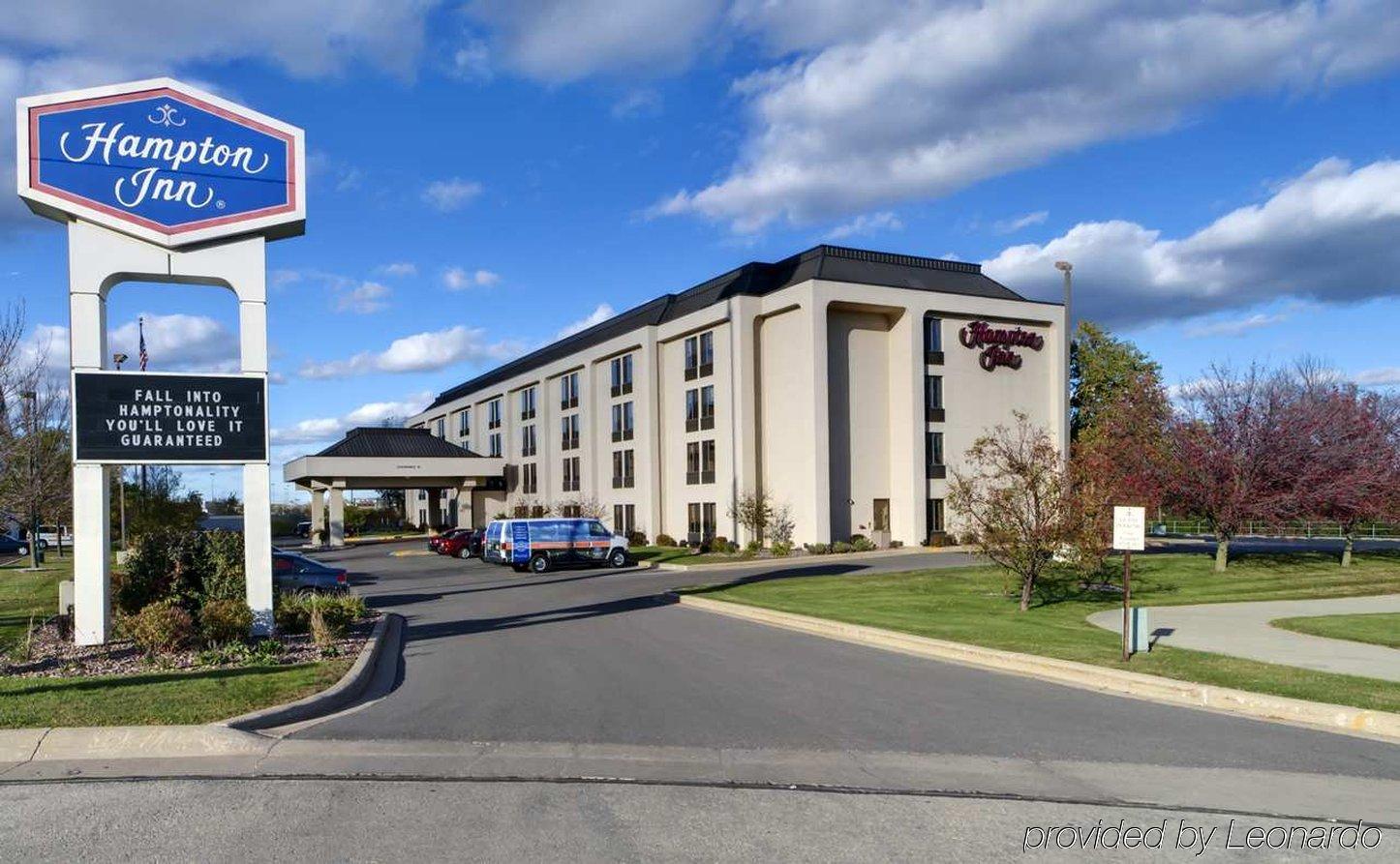 Hampton Inn Appleton-Fox River Mall Area Bagian luar foto
