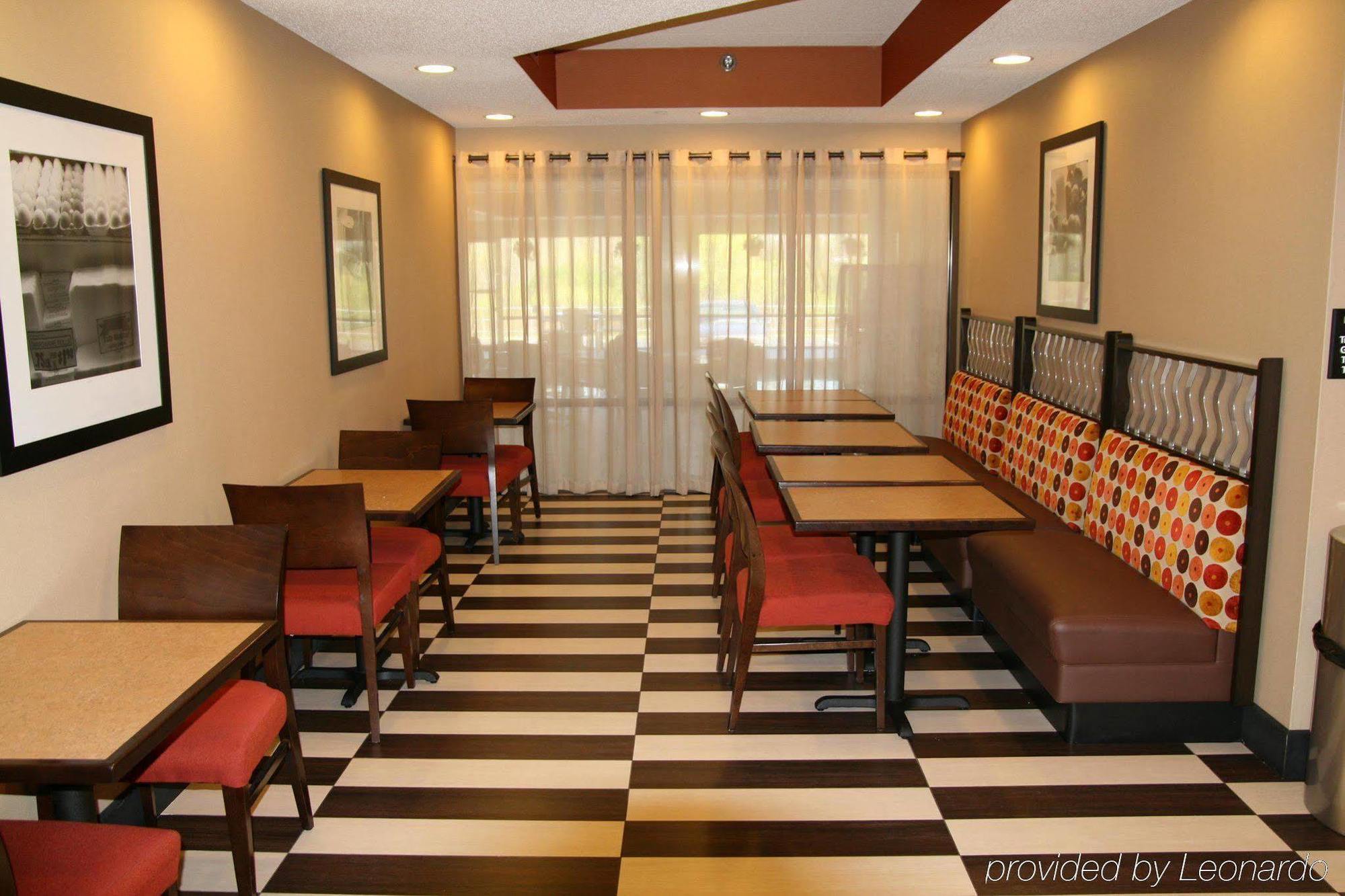Hampton Inn Appleton-Fox River Mall Area Bagian luar foto