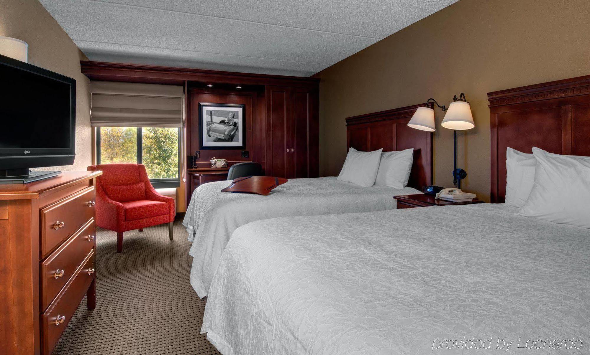 Hampton Inn Appleton-Fox River Mall Area Bagian luar foto
