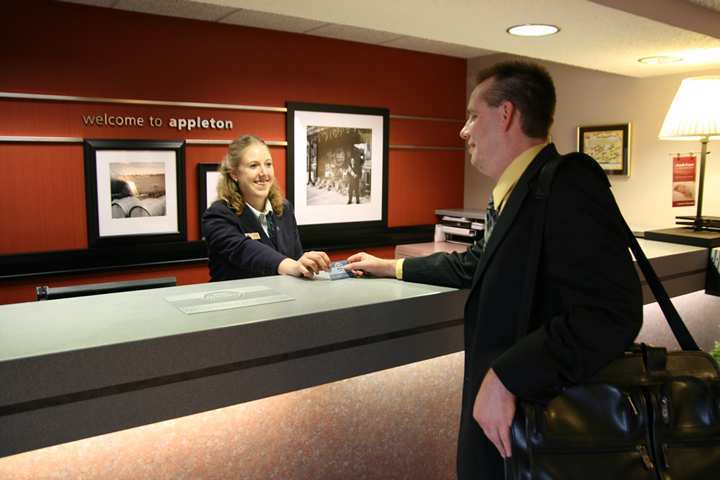 Hampton Inn Appleton-Fox River Mall Area Bagian luar foto